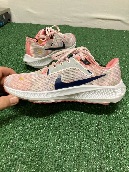 Nike Women's Air Zoom Pegasus 40 size 8 (OKPM-04-002) - Picture 5 of 11